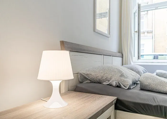 Lovely Near U1 Reumannplatz - 9 Min From Center Apartment