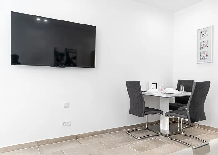 Lovely Near U1 Reumannplatz - 9 Min From Center Apartment *