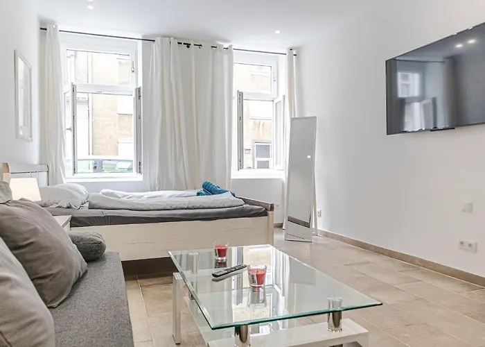 Lovely Near U1 Reumannplatz - 9 Min From Center Apartment Vienna
