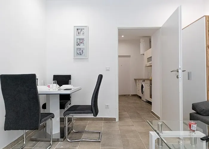 Apartment Lovely Near U1 Reumannplatz - 9 Min From Center Vienna