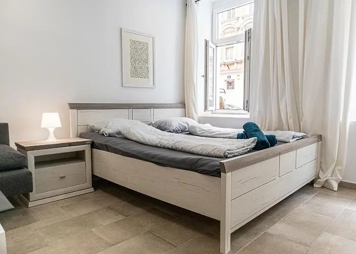 Lovely Near U1 Reumannplatz - 9 Min From Center Apartment